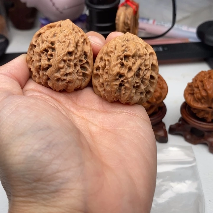 对***对文玩核桃吊坠舅野生34