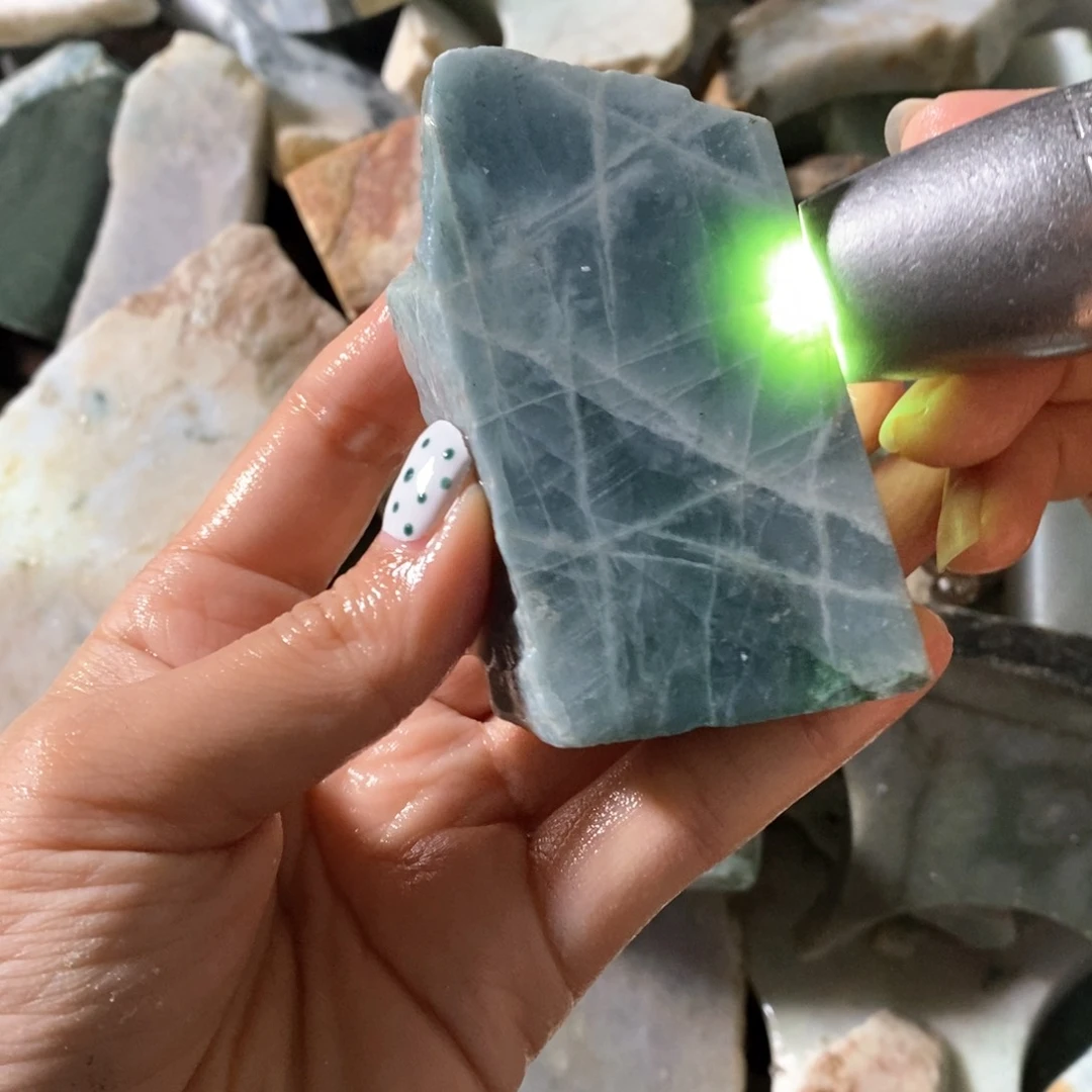 颈饰未镶嵌翡翠天然翡翠