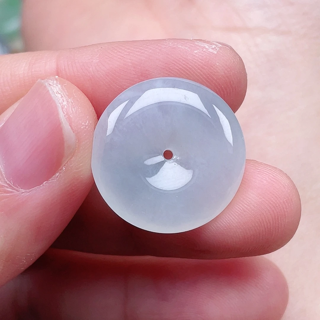 翡翠未镶嵌颈饰平安扣