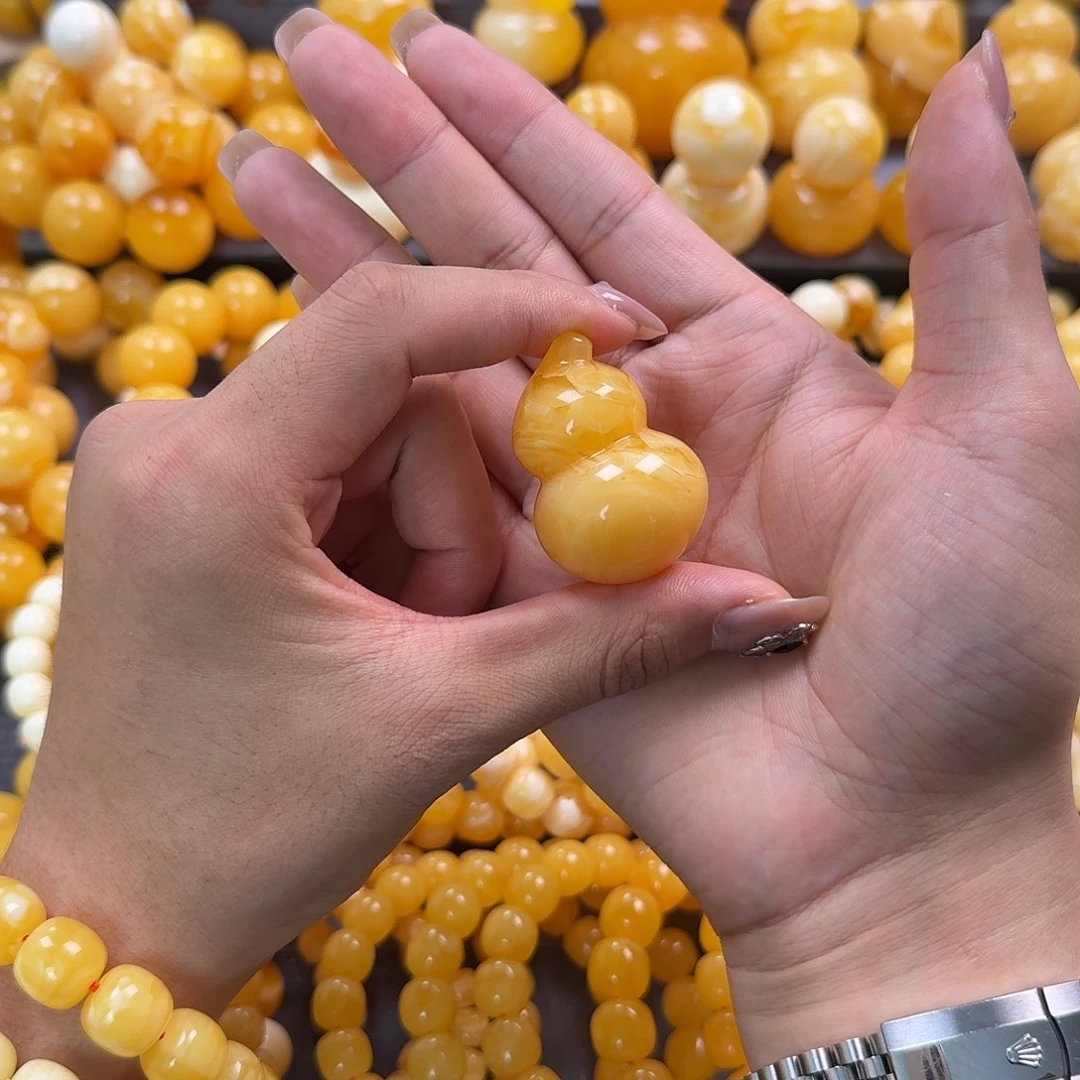 蜜蜡未镶嵌珠宝奇石