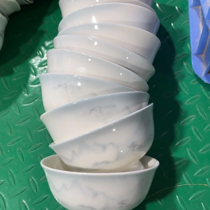 骨瓷4.5寸碗十微瑕