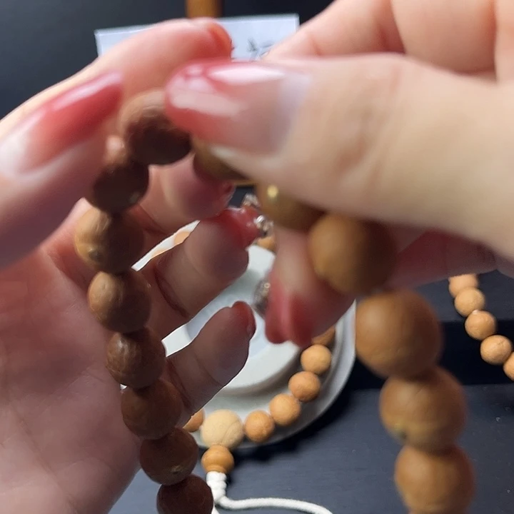 凤眼菩提手串12.5的一个铜镶嵌