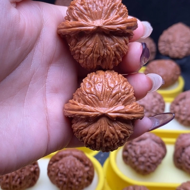 文玩核桃把件狮子头