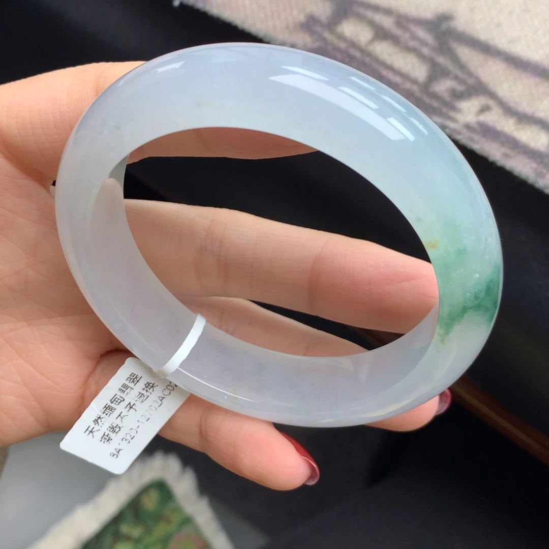 翡翠未镶嵌手镯飘花