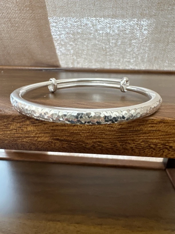 足银手镯 活圈素圈锤纹手镯