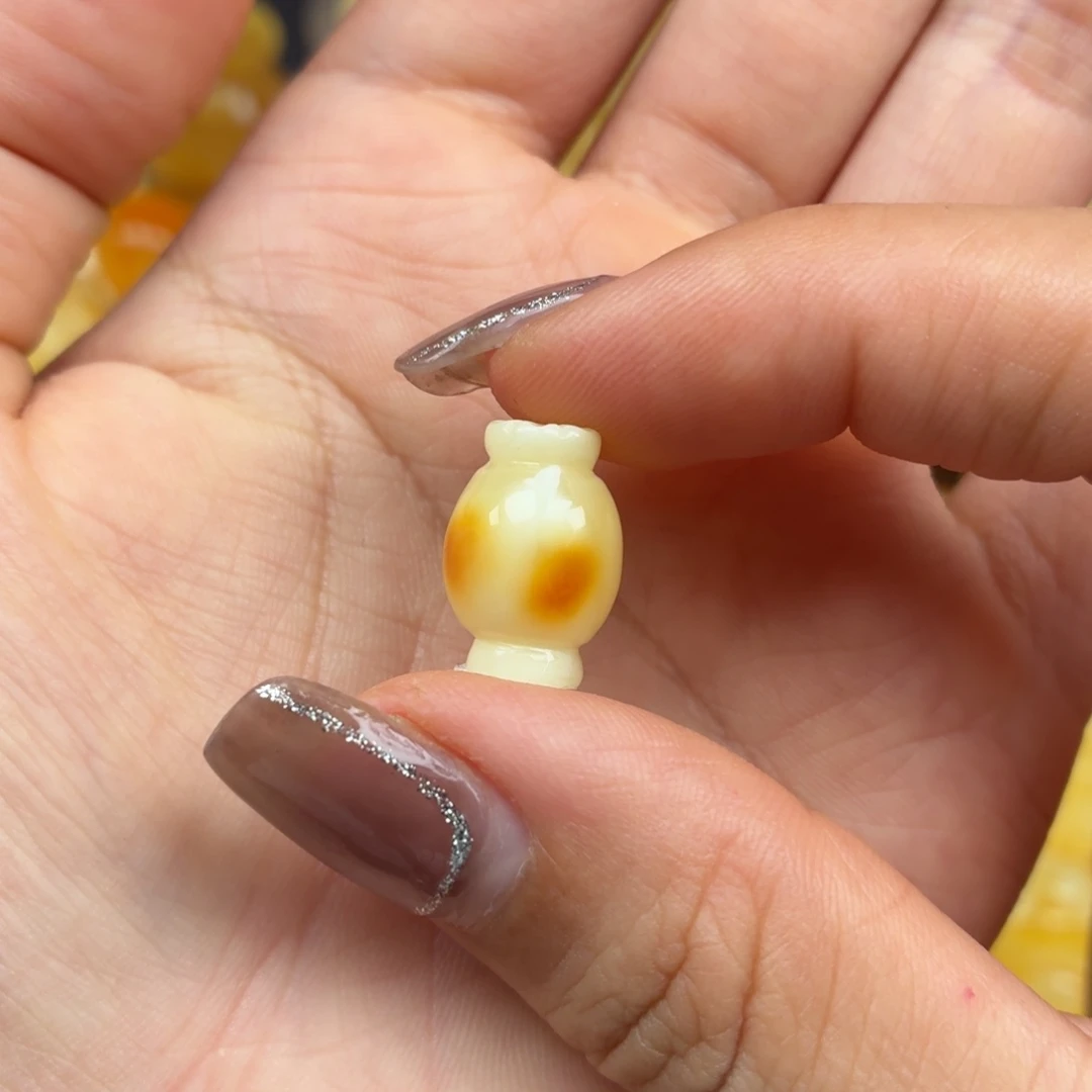 琥珀未镶嵌裸石蜜蜡