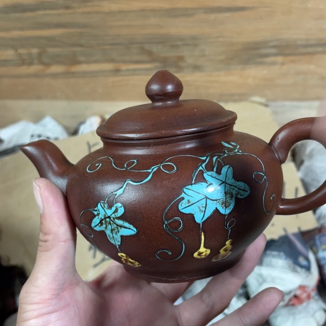 紫砂茶壶老厂紫砂壶一件。