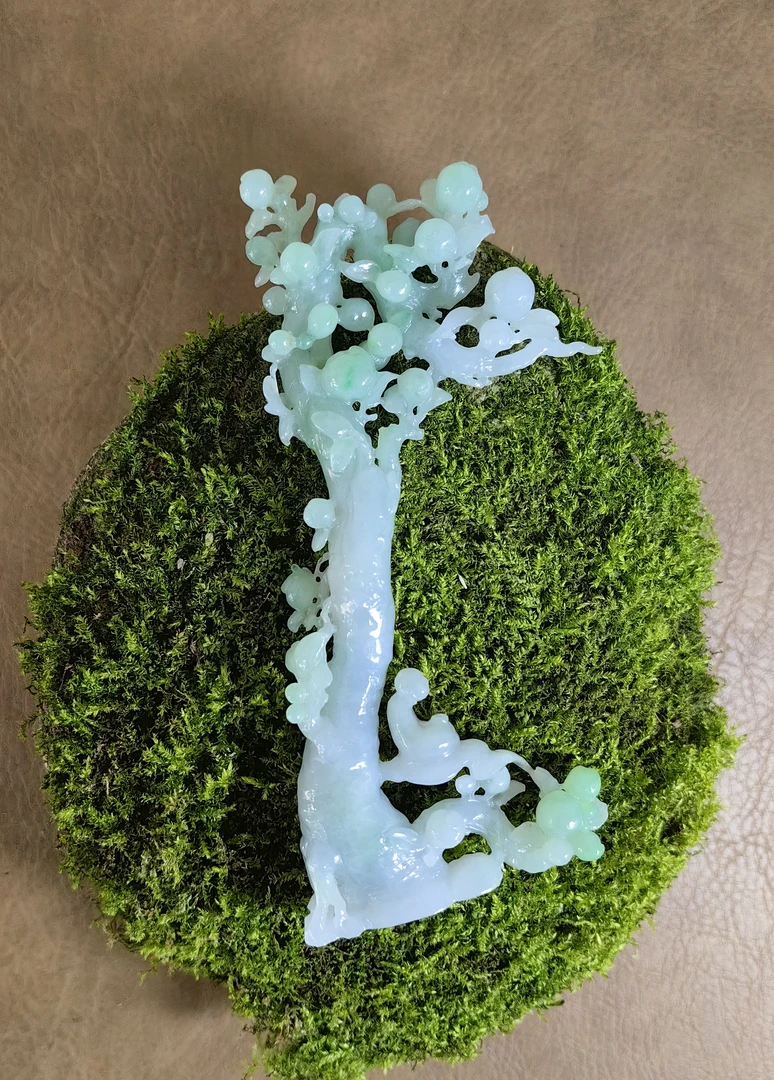 缅甸天然飘花翡翠悟道摆件