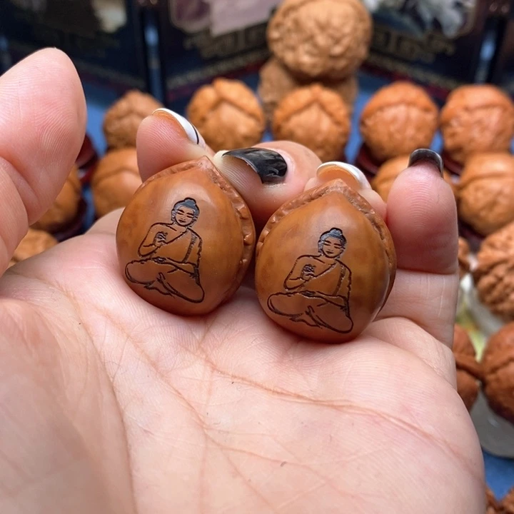 熟***》文玩核桃把件雕刻