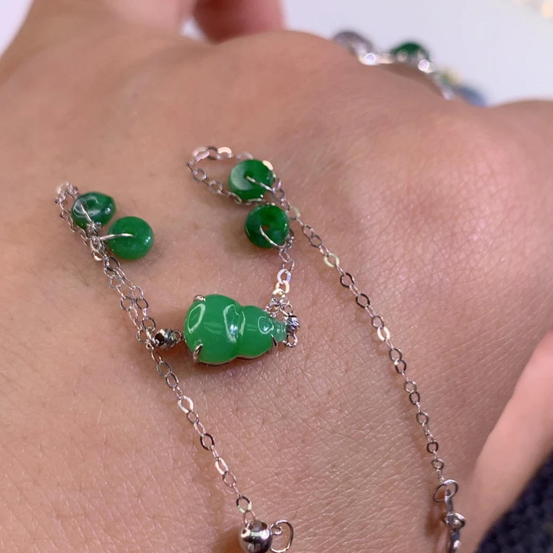 翡翠18K金镶嵌颈饰翡翠