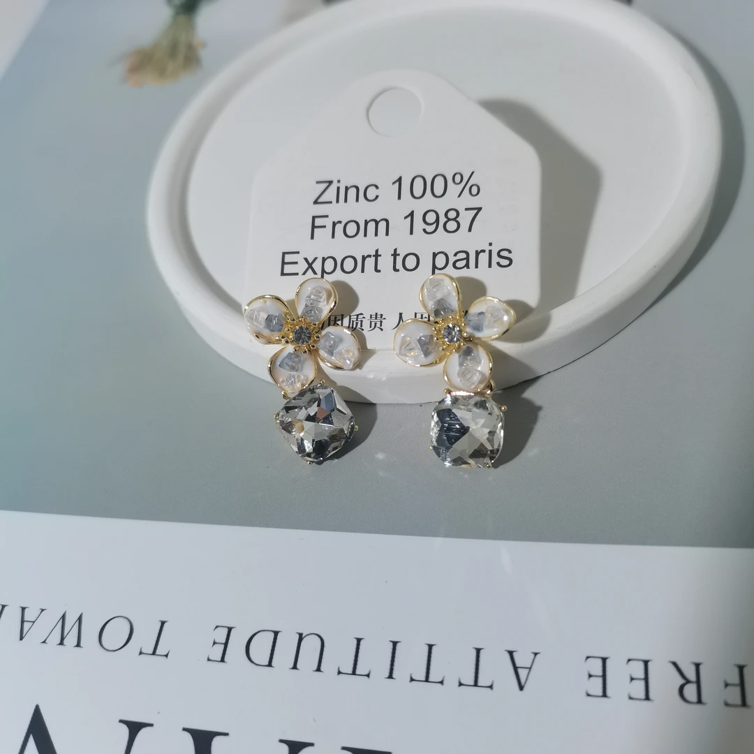 铜合金耳饰 气质轻奢百搭简约简约优雅精致网红设计师耳环F3259