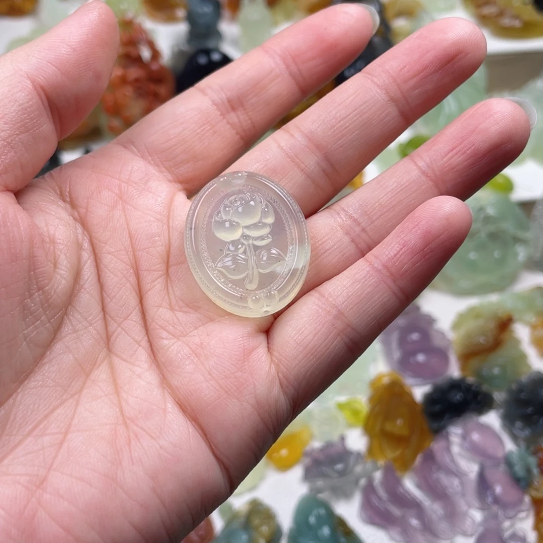 玄***归蛇纹石玉未镶嵌颈饰