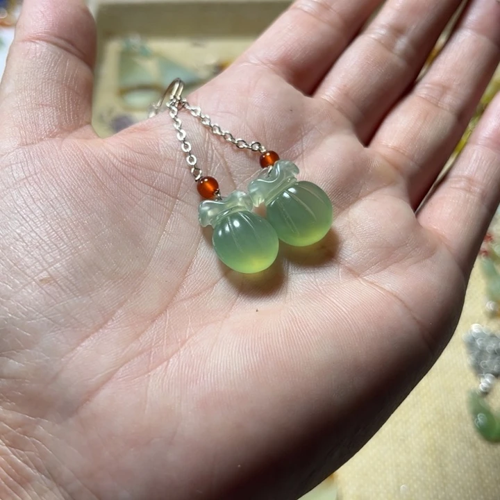 蛇纹石玉合金耳饰