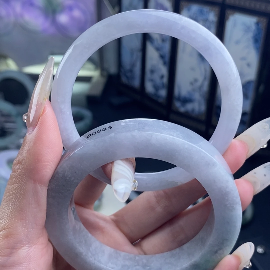 定制翡翠未镶嵌翡翠手镯