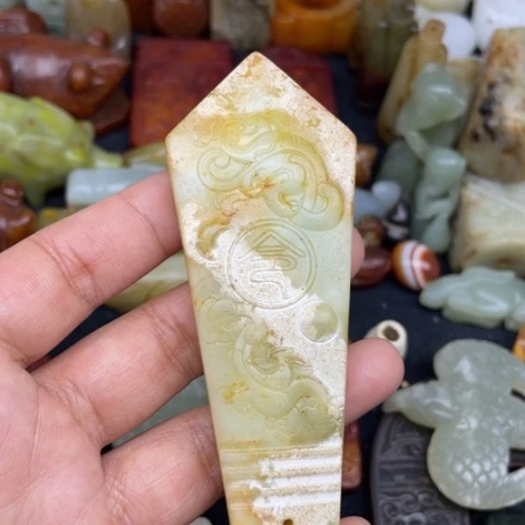 蛇纹石玉未镶嵌颈饰60