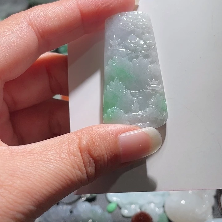 颈饰未镶嵌翡翠天