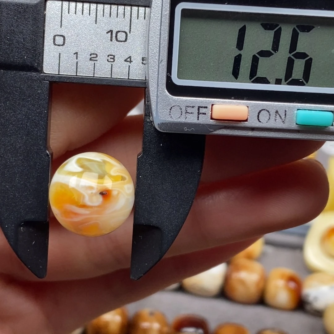 琥珀未镶嵌耳饰圆珠