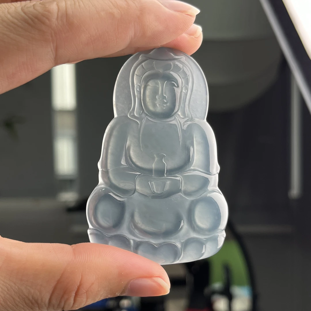 翡翠雕刻大观音吊坠