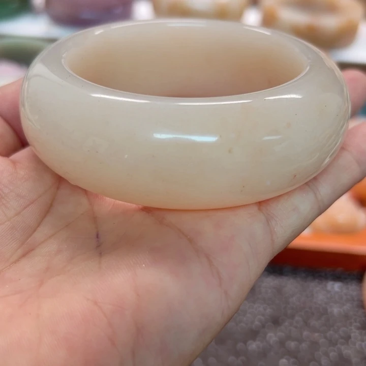 石英岩玉手镯未镶嵌