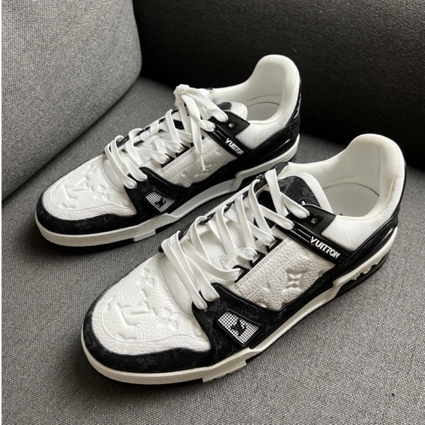 未使用 LouisVuitton/路易威登 Trainer 黑白牛仔板鞋 情侣款