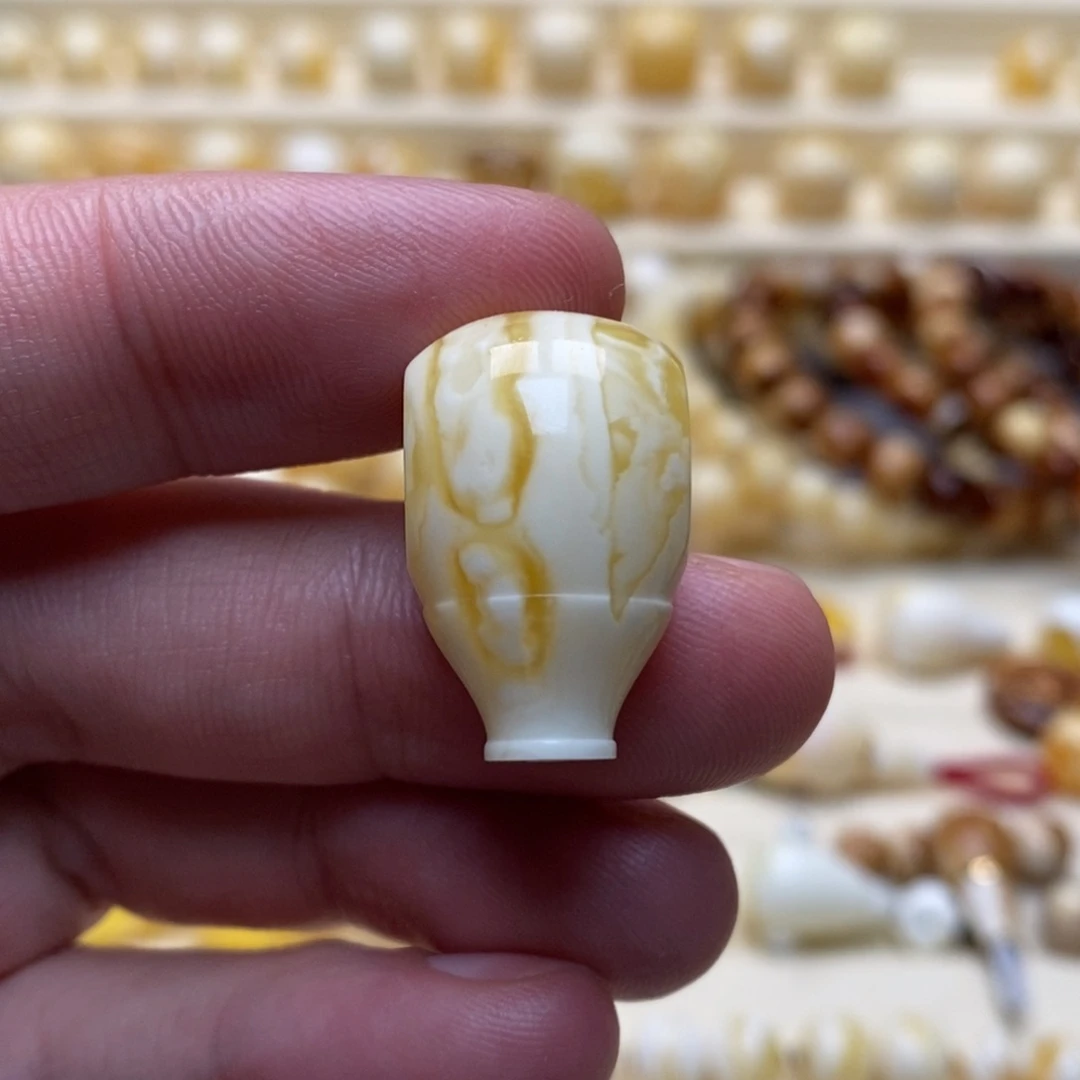 琥珀珠宝奇石未镶嵌14.6三通