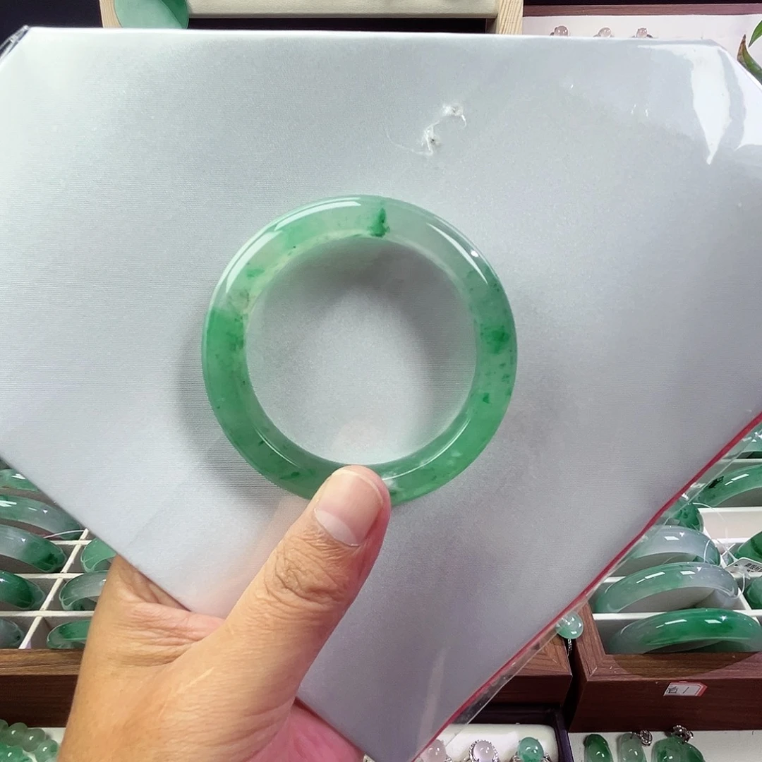 石英质玉未镶嵌手镯57