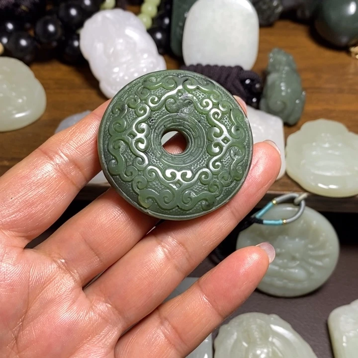 颈饰未镶嵌和田玉