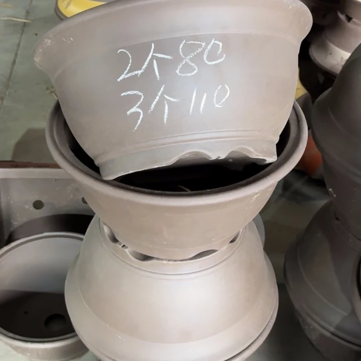 紫砂花盆110-4。   35-17