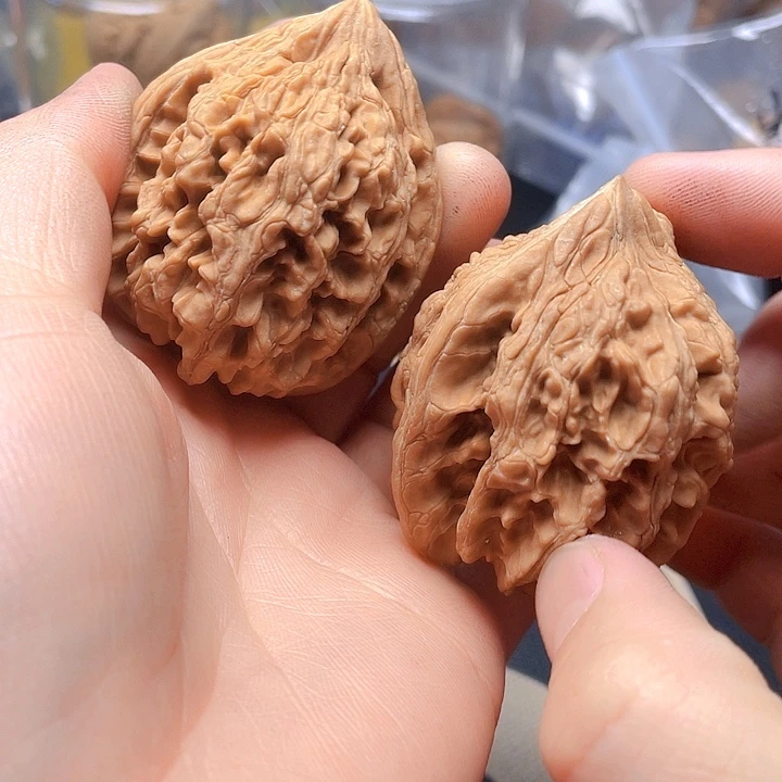 文玩核桃吊坠酒**用大沽石一对