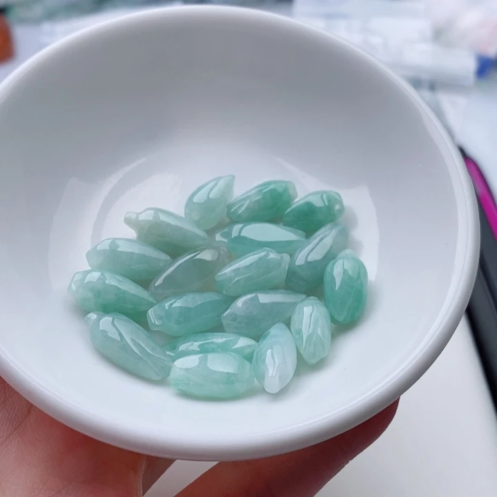 翡翠未镶嵌手链配饰