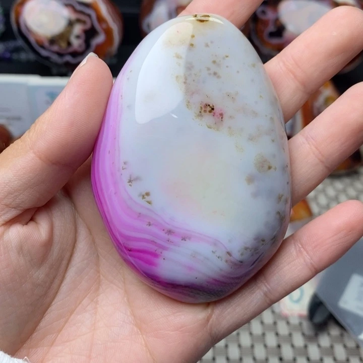 风***淡玛瑙/玉髓未镶嵌原石