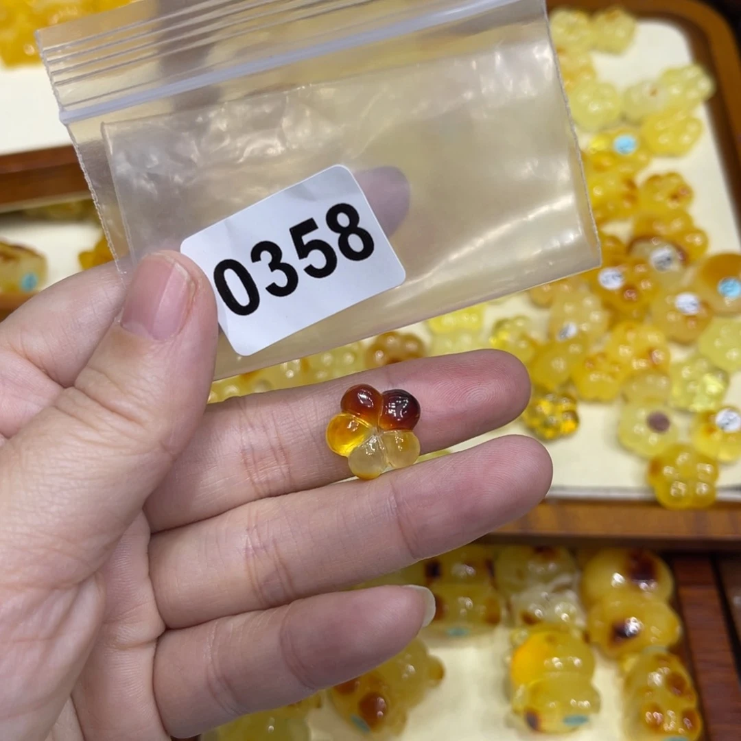 琥珀珠宝奇石未镶嵌