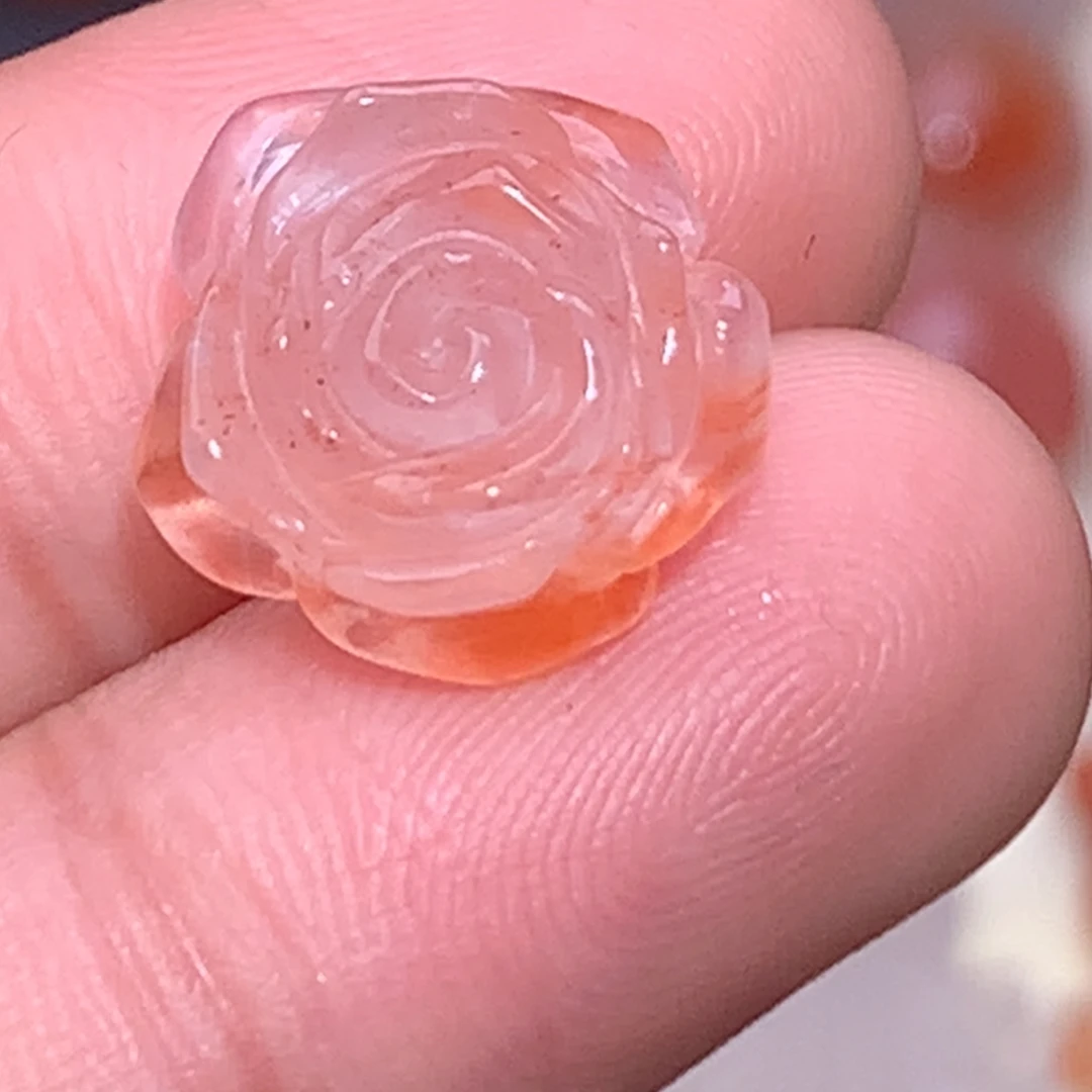 南红玛瑙未镶嵌珠宝半成品玫瑰