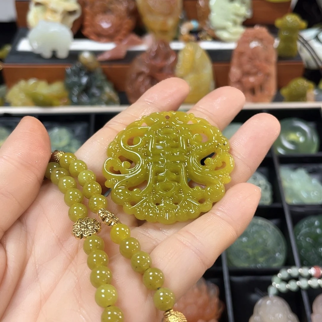 蛇纹石玉颈饰未镶嵌