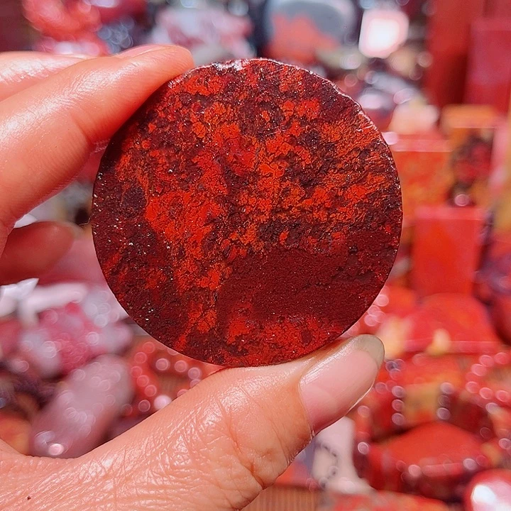 玉桂林鸡血玉手玩
