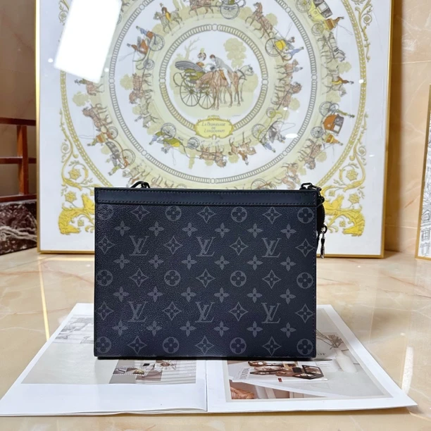 95新  何为奢侈/ LV 洗漱包 26cm 黑老花 /KX9337