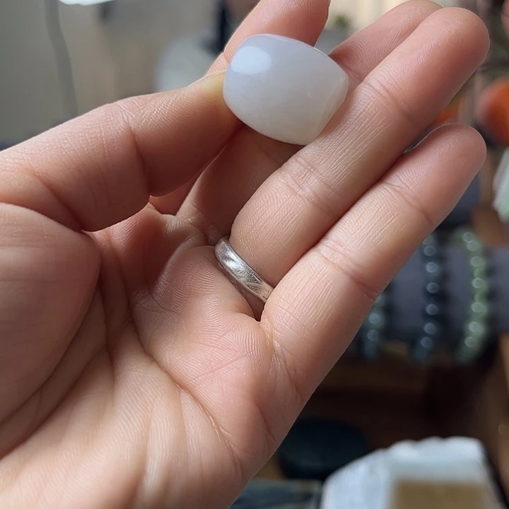 三***页和田玉未镶嵌颈饰