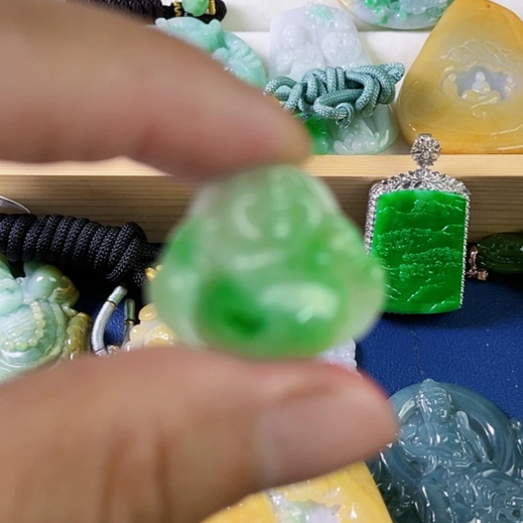 【闪购商品】翡翠未镶嵌颈饰天然翡翠吊坠