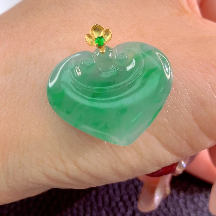 翡翠颈饰18K金镶嵌翡翠