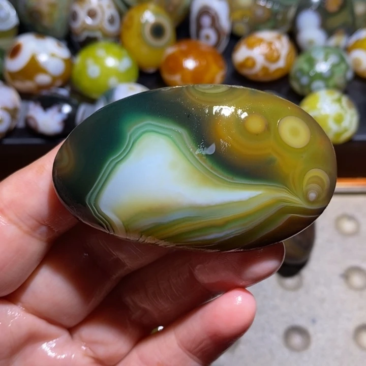 未镶嵌玛瑙/玉髓珠宝半成品84