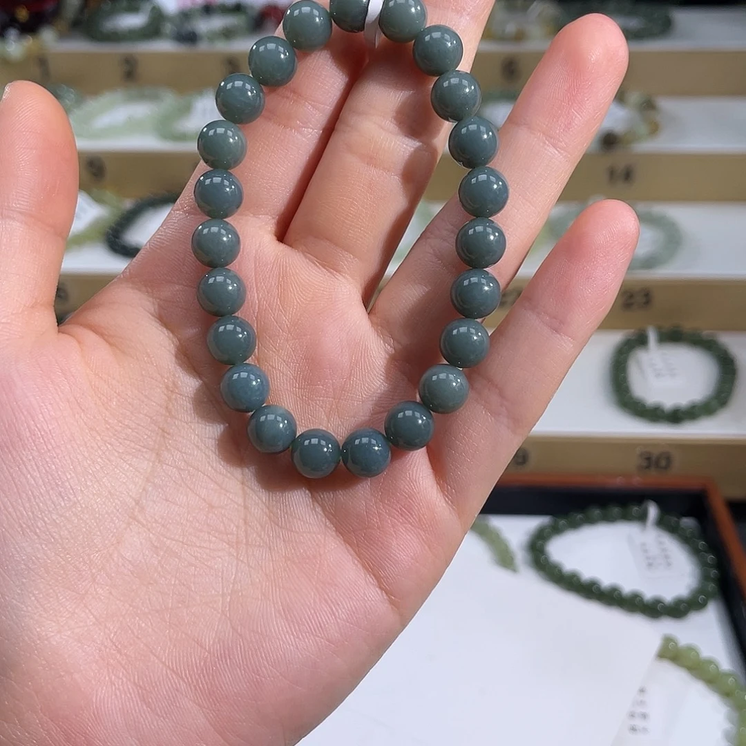 臣***.和田玉未镶嵌手链