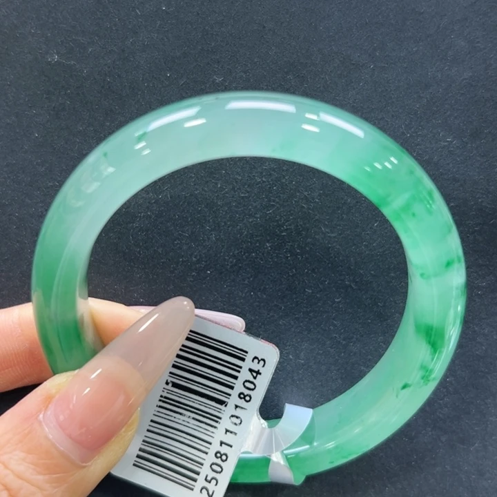 未镶嵌手镯石英质玉