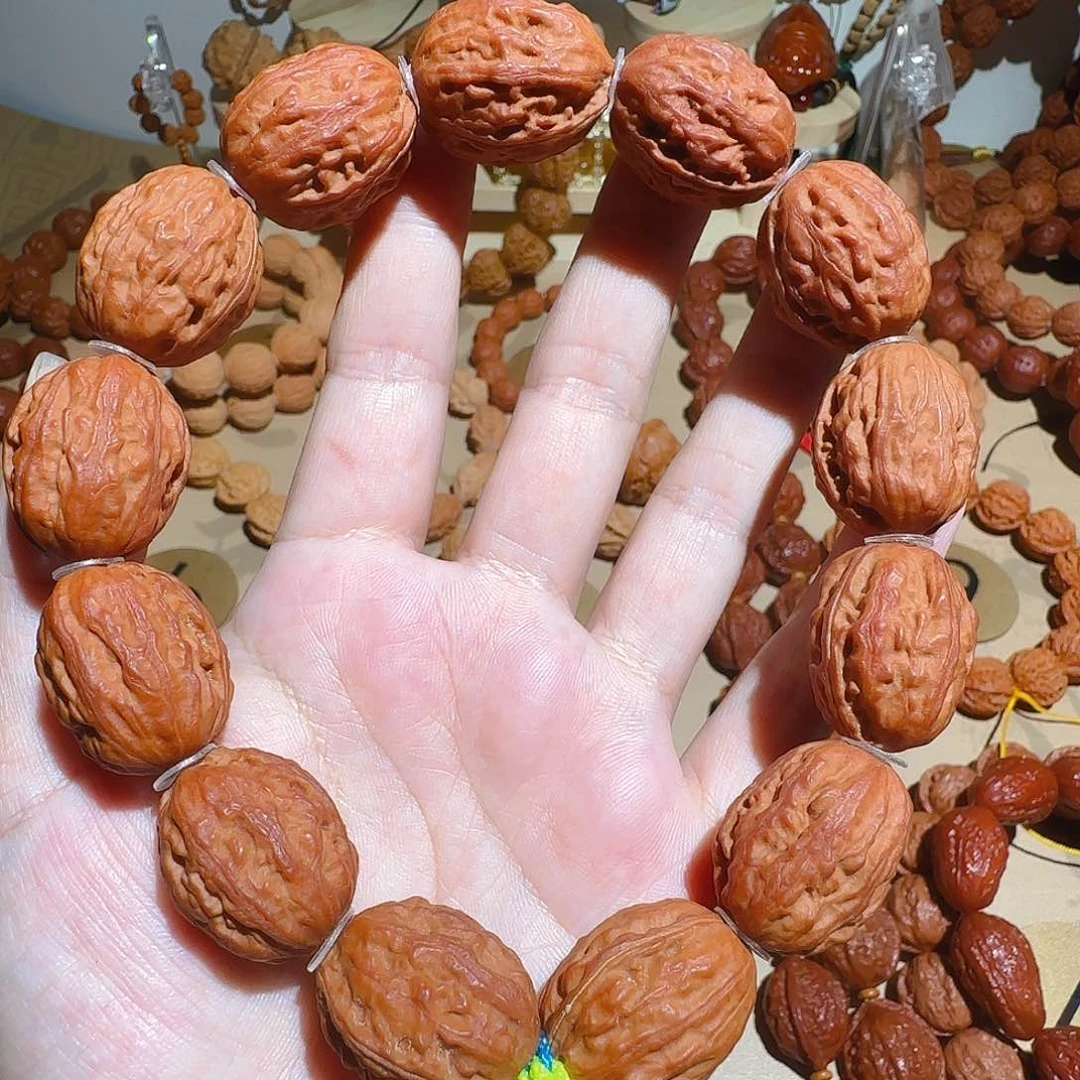 文玩核桃吊坠蜜纹大枣手持