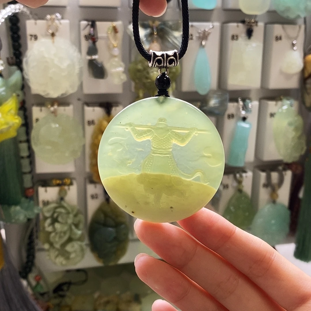 蛇纹石玉未镶嵌颈饰