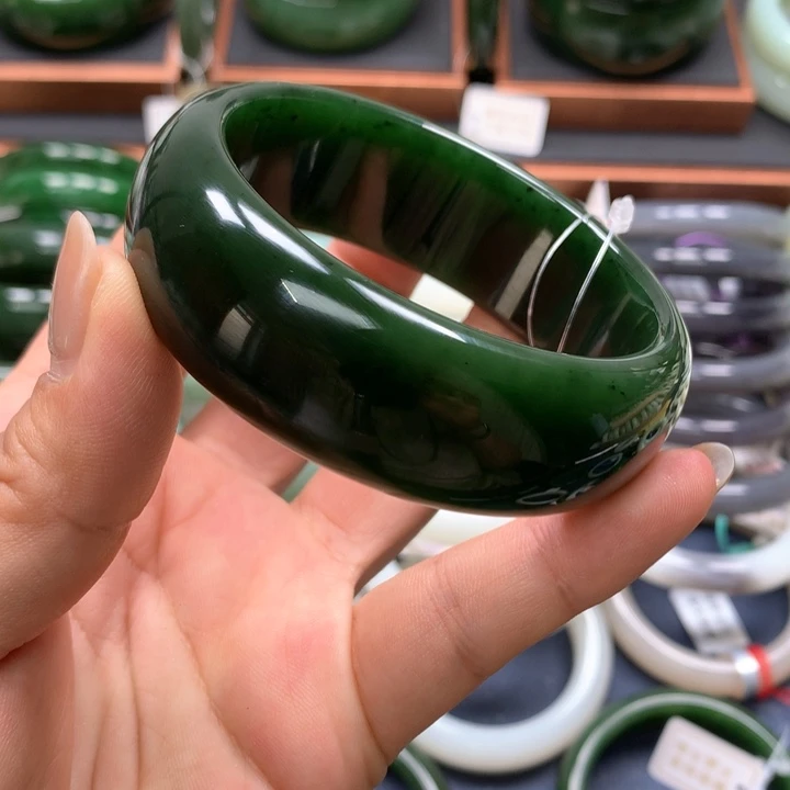 【闪购商品】未镶嵌手镯和田玉（碧玉）