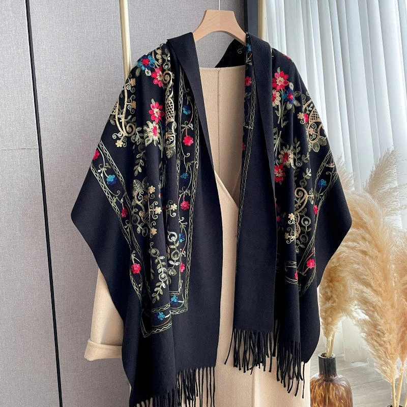 爆款花纹刺绣花围巾仿羊绒披肩民族风旅游保暖披风围巾流苏女