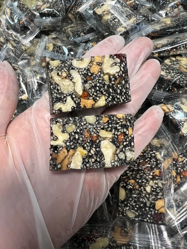 黑芝麻红枣核桃糕传统手工糕点零食