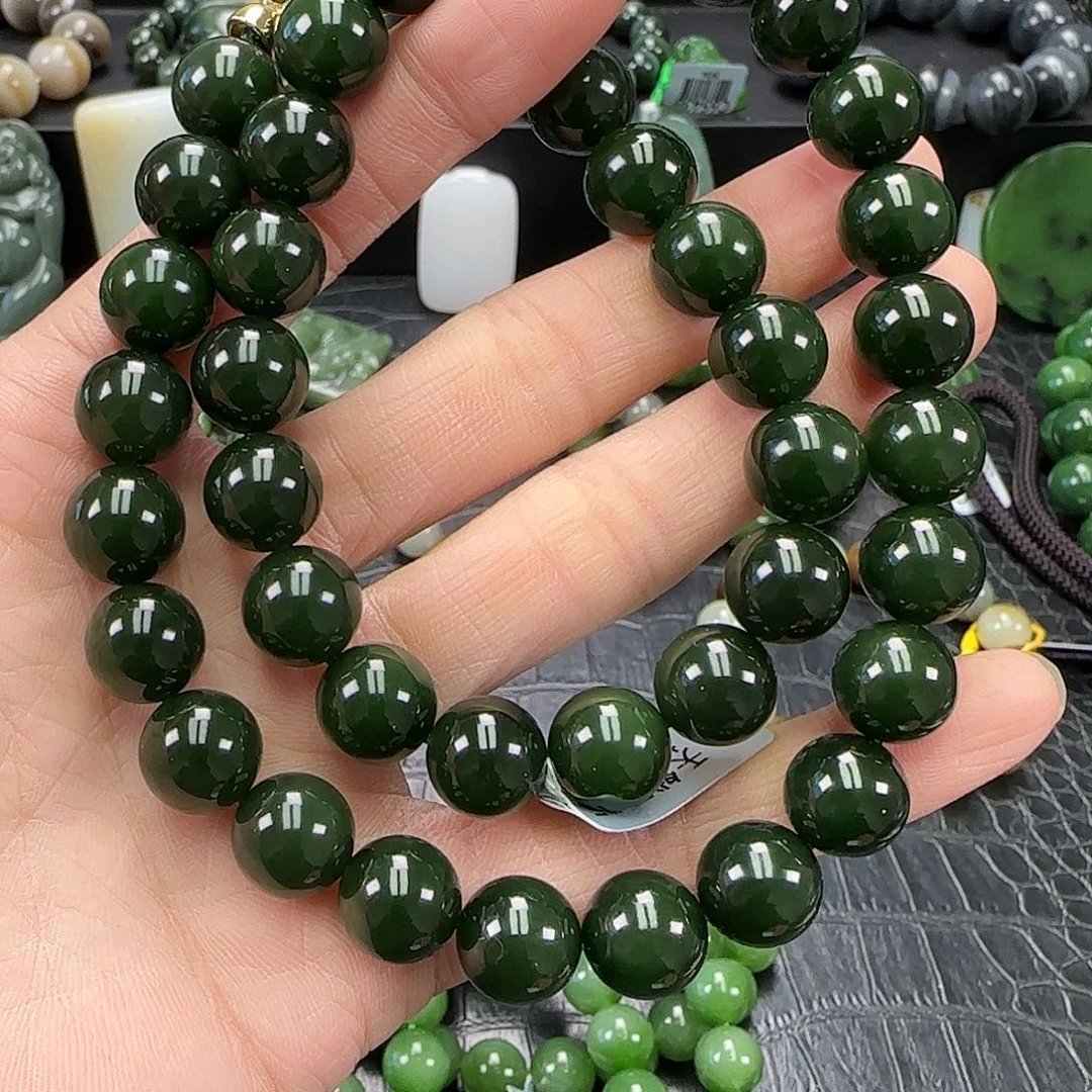 和田玉（碧玉）未镶嵌珠宝奇石