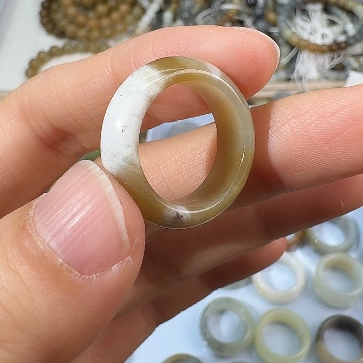 和田玉（糖玉）未镶嵌戒指17.2内径17