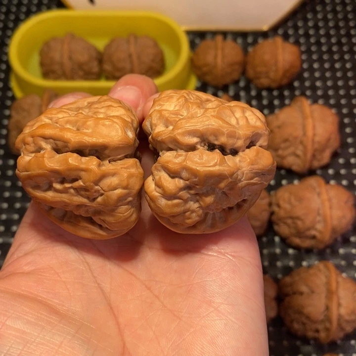 文玩核桃把件50克